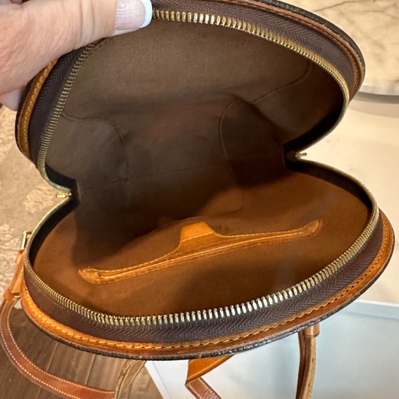 Louis Vuitton Ellipse Backpack Monogram Canvas MI0061. Shoulder bag or backpack. - Picture 8 of 11